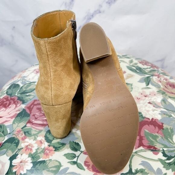 Via Spiga | Tan Suede Heel Booties | 7 - Picture 4 of 12